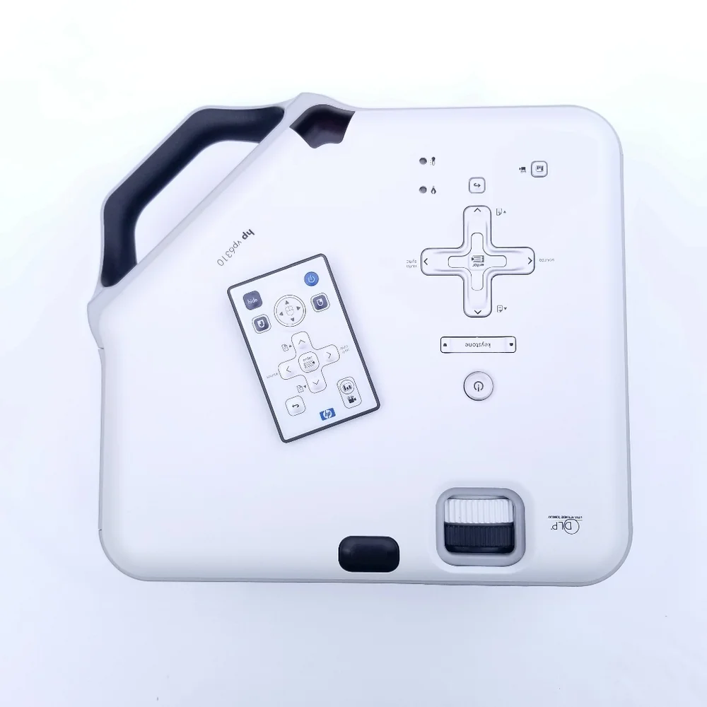 Digital Multimedia DLP Projector w/DVI, VGA, USB & Speaker - 800x600, 1600 Lumen